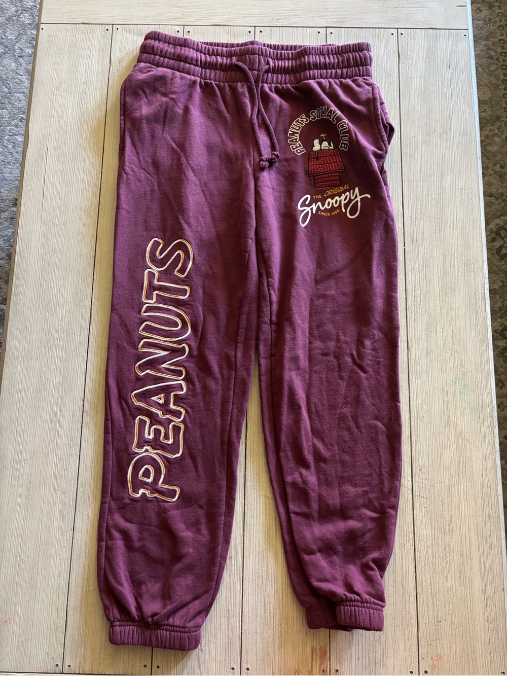 Peanuts Snoopy Burgundy Fleece Jogger Sweatpants Women’s Small 4/6 Embroidered